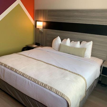 Best Western Plus Brooklyn-Prospect Park นิวยอร์ก ภายนอก รูปภาพ