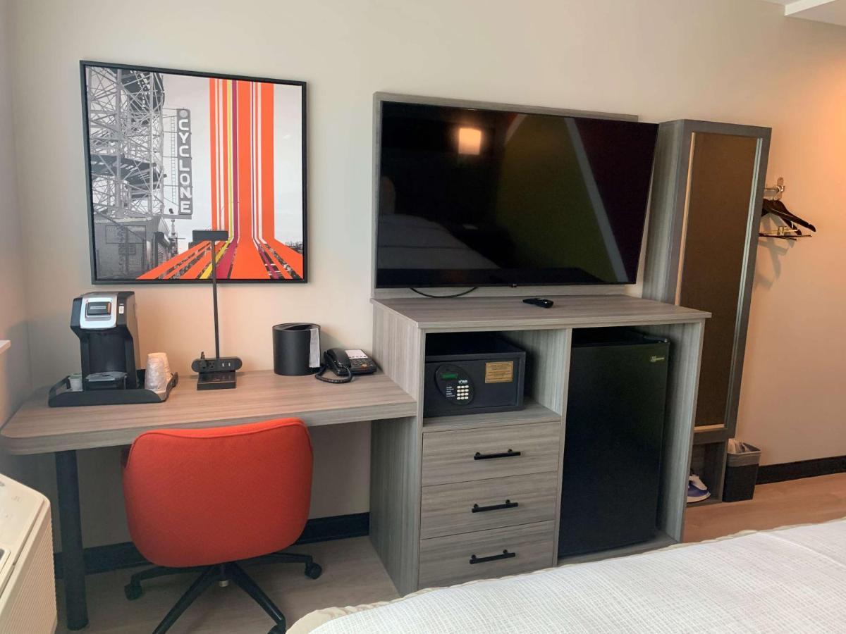 Best Western Plus Brooklyn-Prospect Park นิวยอร์ก ภายนอก รูปภาพ